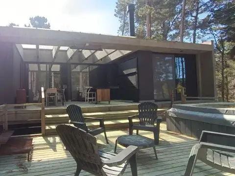 Casa en venta - 4 Dormitorios 4 Baños - Pinamar