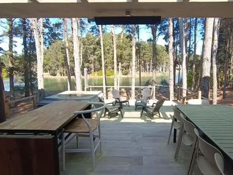 Casa 5 ambientes con 4 baños