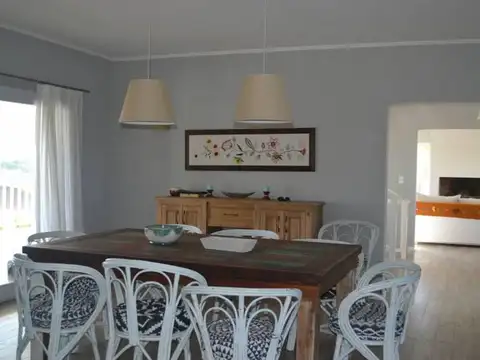 Casa en Venta con 4 cocheras