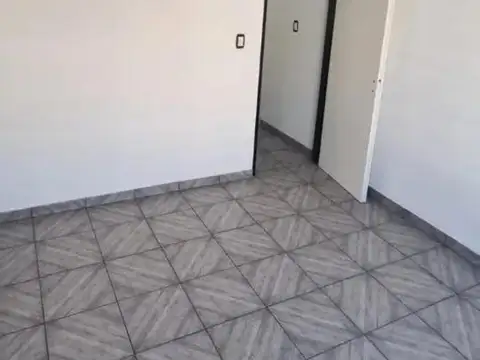 Departamento en venta - 2 Dormitorios 1 Baño - Temperley