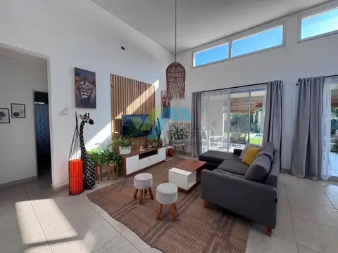Casa 4 ambientes con 4 baños