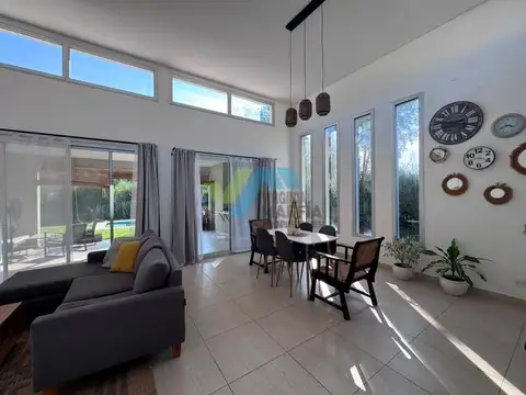 Casa en Venta en Pilar del Este - Santa Emilia, USD 155.000