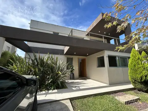 Casa Los Sauces 4 dormitorios lote interno  (101260406)