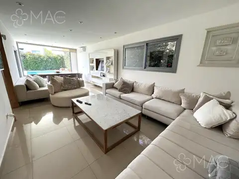 Casa 6 ambientes con 3 baños