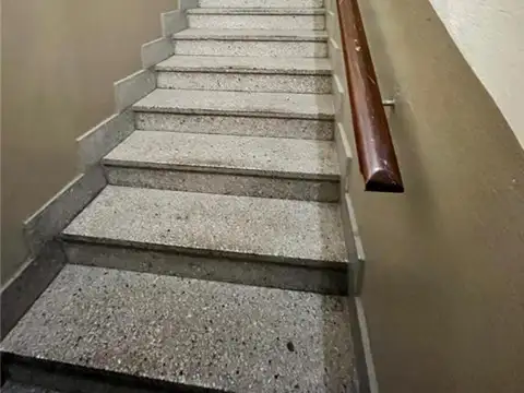 Remedios de Escalada 100, Piso 1