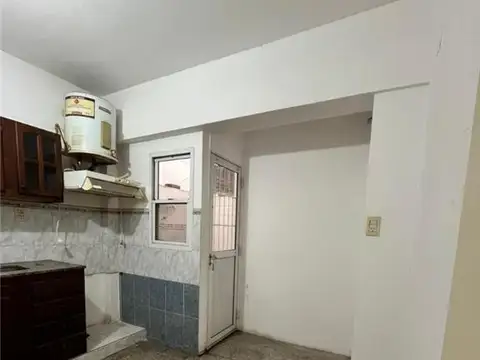 Remedios de Escalada 100, Piso 1