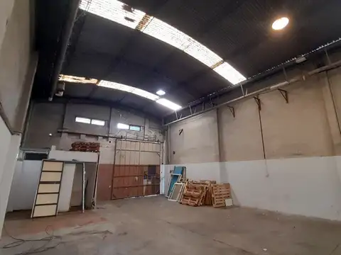 Depósito Galpón  en Alquiler en Villa Raffo, Tres de Febrero, G.B.A. Zona Oeste