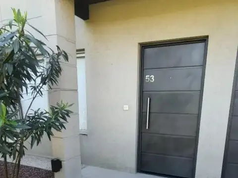 Dúplex 3 ambientes en barrio cerrado