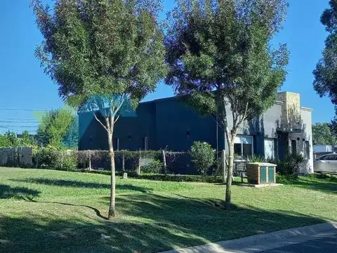 LOTE AL AGUA BARRIO CERRADO EL NAUDIR ESCOBAR 1000