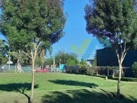 LOTE AL AGUA BARRIO CERRADO EL NAUDIR ESCOBAR 1000