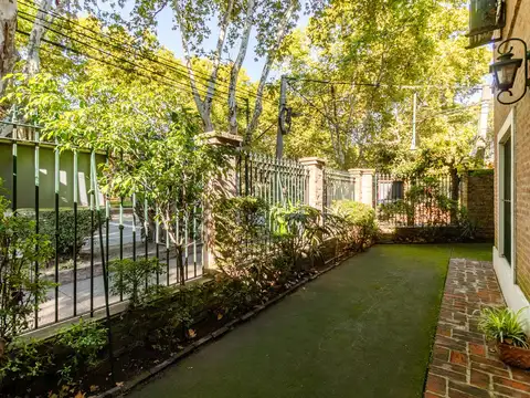 Casa 6 ambientes con 2 baños