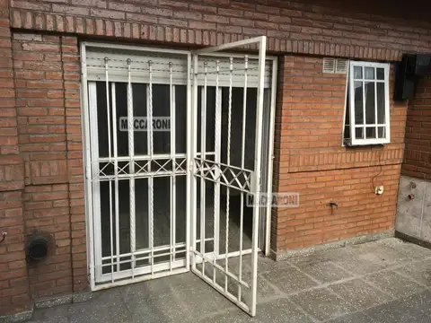 Departamento - Alquiler - Argentina, Capital Federal - AV RIVADAVIA  10227