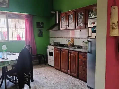 Casa 5 ambientes con 2 baños