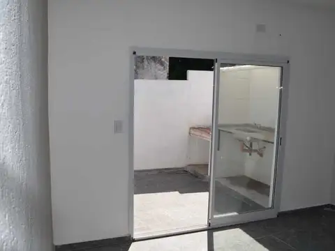 Depto Tipo Casa 2 ambientes con 1 baño
