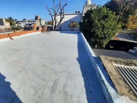 Casa 6 ambientes con 2 baños