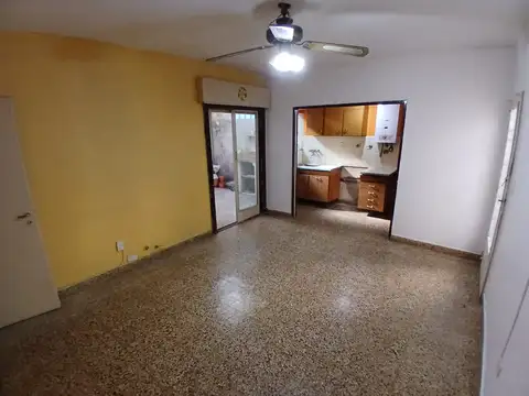 Ph en venta de 2 ambientes con patio en Ramos Mejia