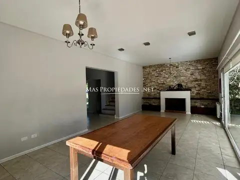 Casa en Alquiler en El Centauro, USD 1.800
