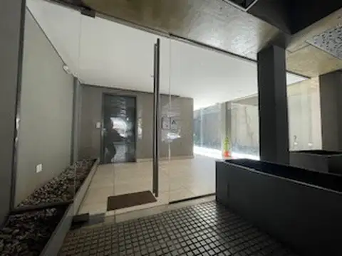 Pizarro 5500, Piso 1