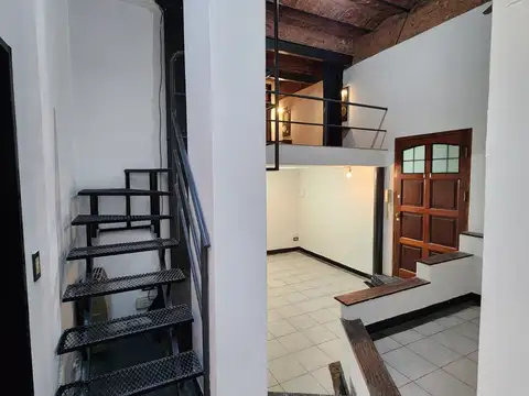 Depto Tipo Casa 2 ambientes con 1 baño