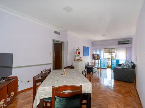 Departamento 6 ambientes con 1 baño