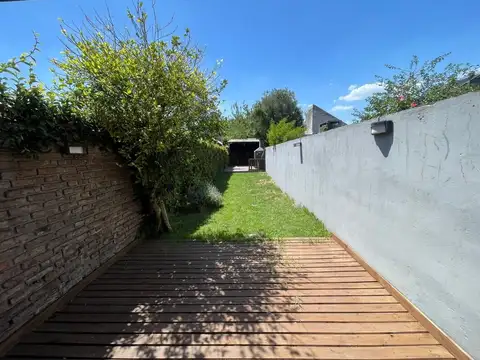 Depto Tipo Casa en Venta en Castelar, USD 122.000