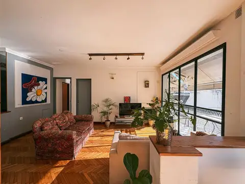 Venta Departamento 4 dormitorios c/balcón y Cochera, Juncal al 800, Plaza San Martín