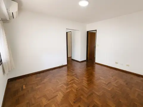 Departamento de 1 dormitorio en venta al frente con balcón - Barrio Martin