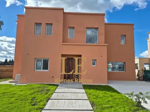 Venta de hermosa casa en Pilar del Este, Pilar
