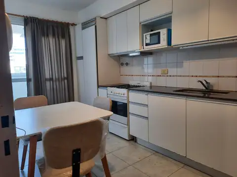 DEPARTAMENTO SEMIPISO  2 DORMITORIOS CON BALCÓN VISTA AL RIO ROSARIO CENTRO