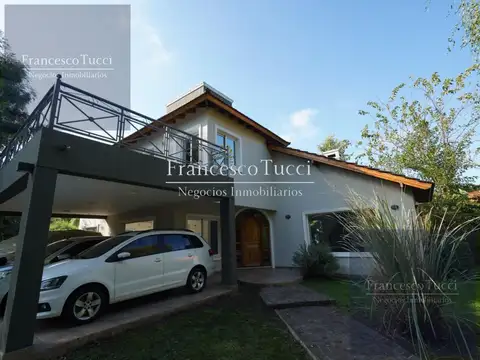 Casa en alquiler 4 ambientes con pileta en Santa Ana