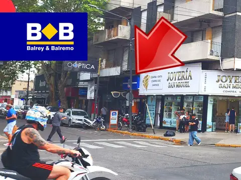 EXCELENTE UBICACION - FRENTE A ESTACION DE TREN Y LÍNEA DE COLECTIVOS