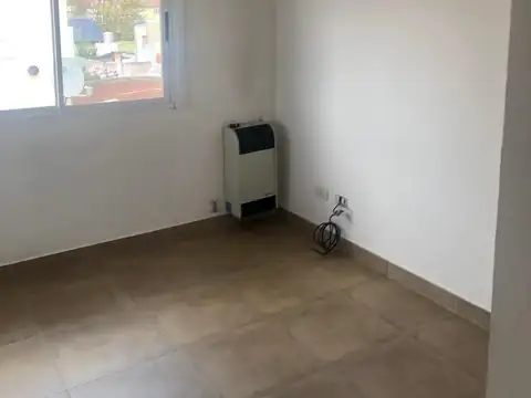 Depto Tipo Casa en Alquiler con 1 cocheras