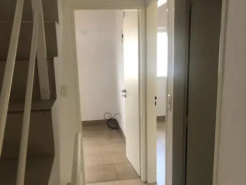Depto Tipo Casa 5 ambientes con 1 baño