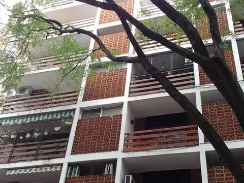 Excelente departamento 4 ambientes con cochera - Olivos