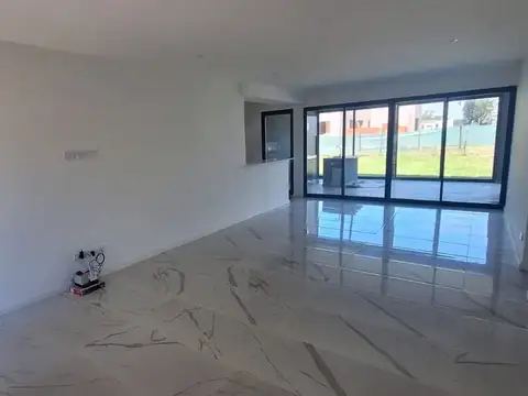 Casa en Venta en Pilar del Este - Santa Elena, USD 235.000