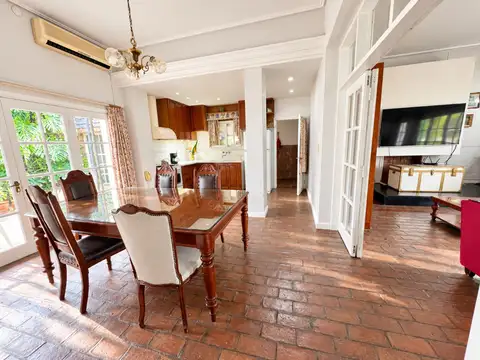 Casa 3 dormitorios en venta en Acebal con pileta