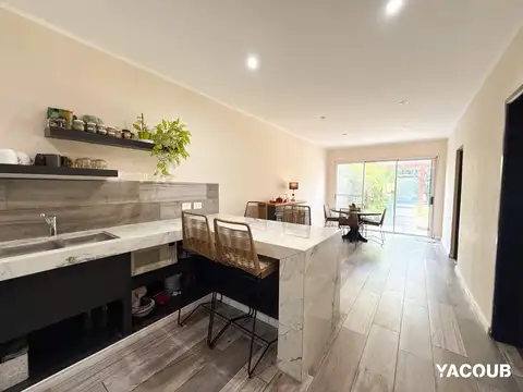 Depto Tipo Casa 4 ambientes con 4 baños