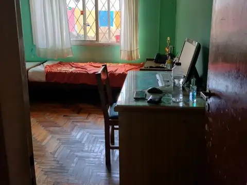 CASA 3 AMBIENTES CON COCHERA