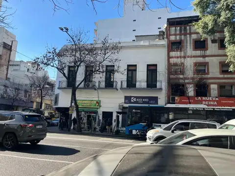 Alquiler de Local Comercial de 105 m² en Monserrat
