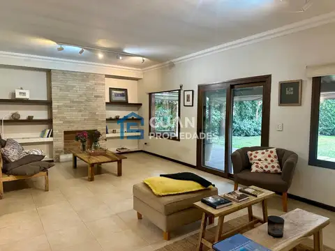 Casa 5 ambientes con 3 baños