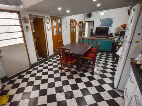 VENTA CASA 2 DORMITORIOS MAS COMODIN Y COCHERA