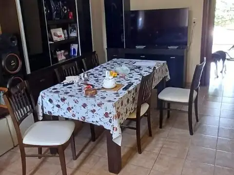 Casa en Venta con 4 cocheras