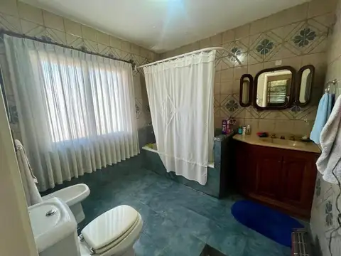 Chalet esquina en Parque Ayerza