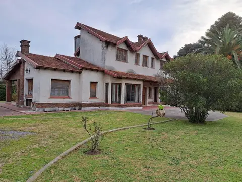 Casa en Venta en City Bell [Cod: 7727-6458901]