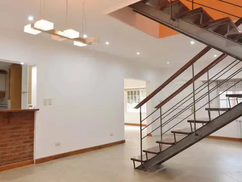 Depto Tipo Casa 4 ambientes con 2 baños