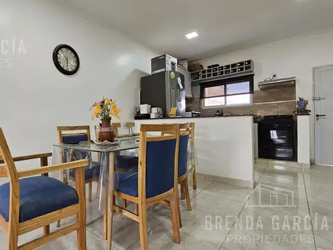 Casa 4 ambientes con 1 baño