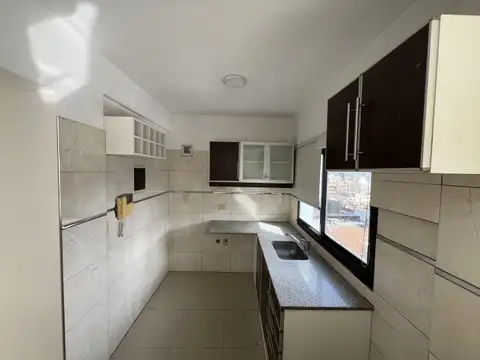 tomas justo Villegas 2250 , Piso 7