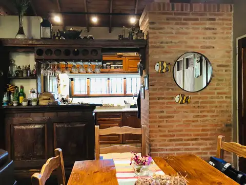 Casa 4 ambientes con 1 baño