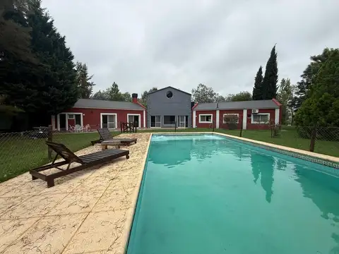 Casa 5 ambientes con 2 baños