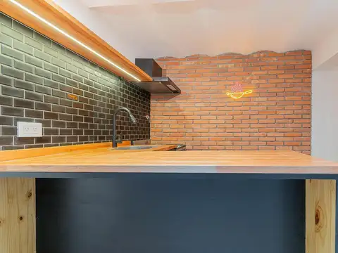 Depto Tipo Casa en Venta 100 años